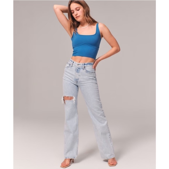 Abercrombie & Fitch Denim - NWT Abercrombie & Fitch High Rise The 90's Relaxed Jean Distressed Light Wash 35